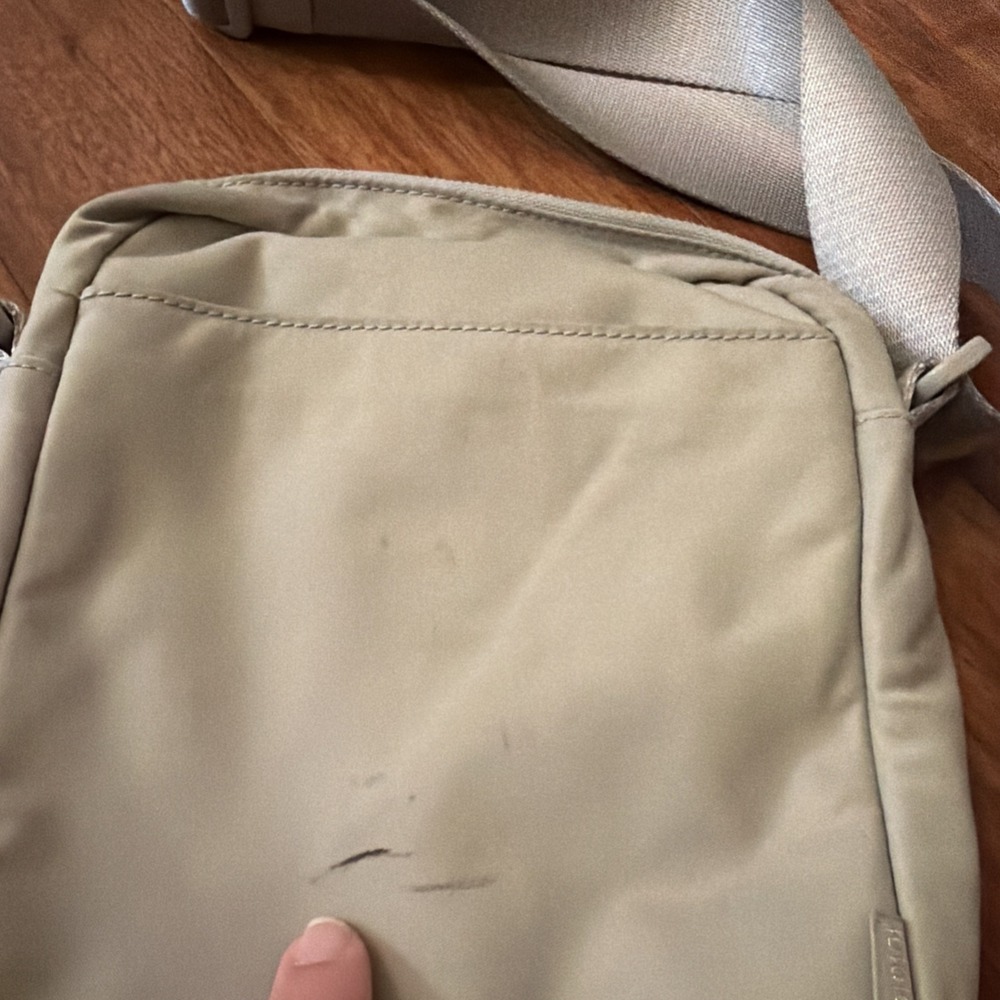 lululemon Wunderlust Crossbody Bag Mint Sage Green Adjustable Strap Silver Clasp - Picture 6 of 9